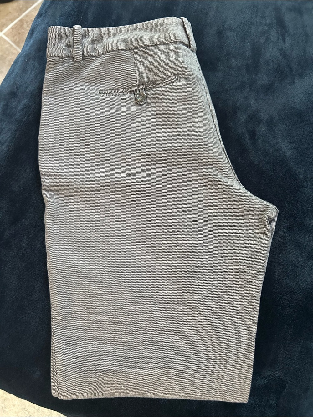 Merona women’s classic Gray toned capri pants, Size 10.